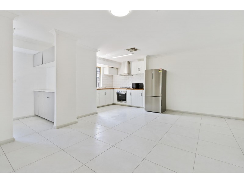 25 Berrigan Drive, South Lake WA 6164