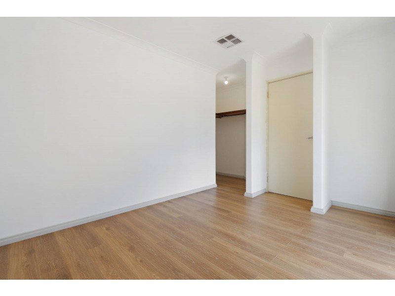 25 Berrigan Drive, South Lake WA 6164