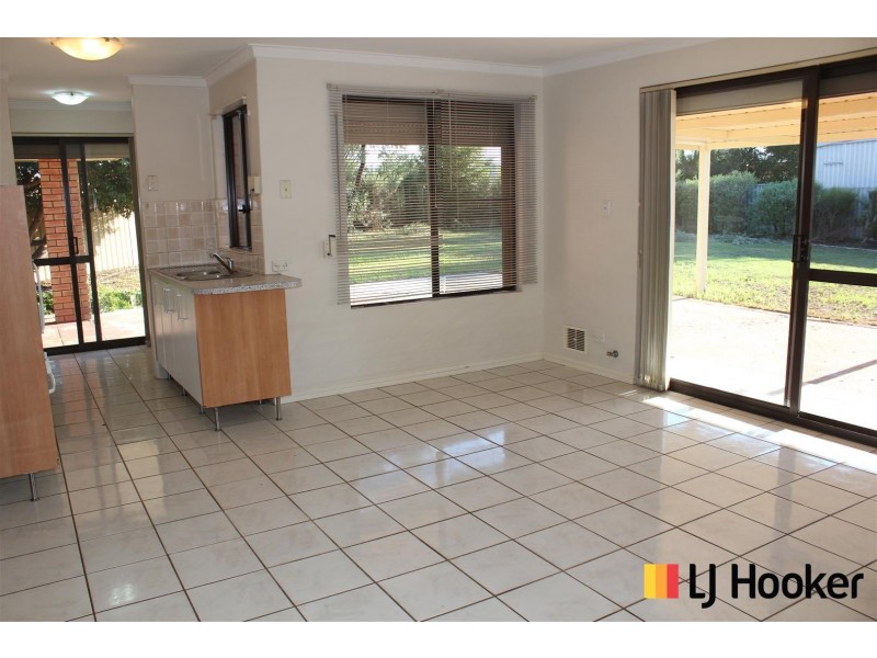 10 Pambula Court, South Lake WA 6164