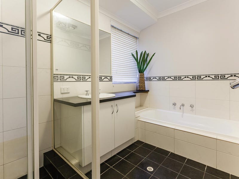 364 Wentworth Parade, Success WA 6164