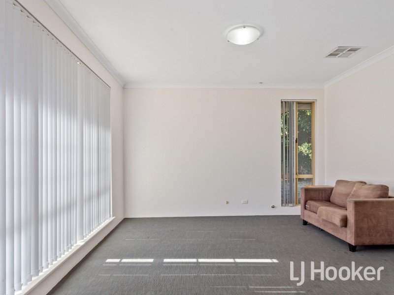 8 Diviney Court, Parkwood WA 6147