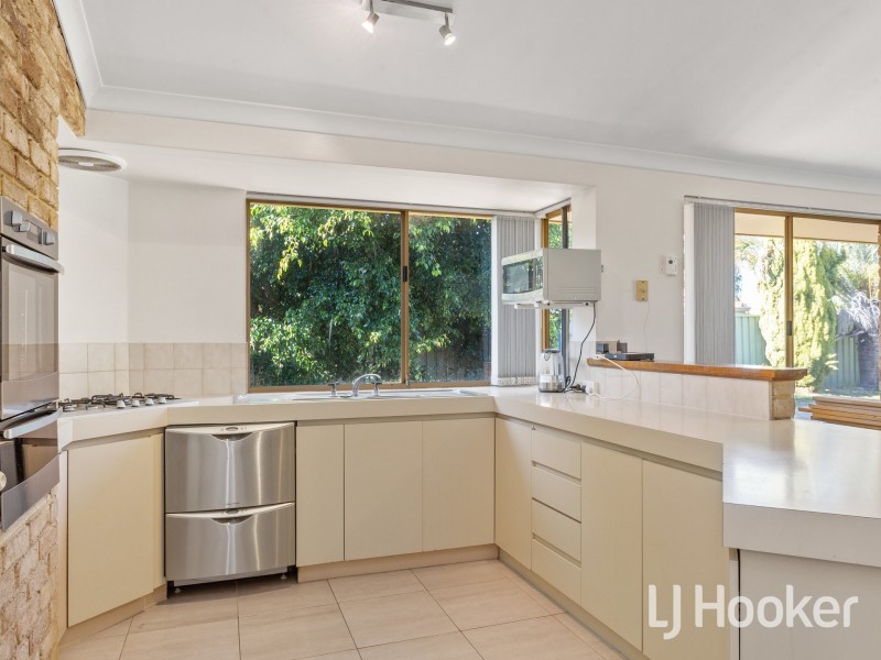 8 Diviney Court, Parkwood WA 6147