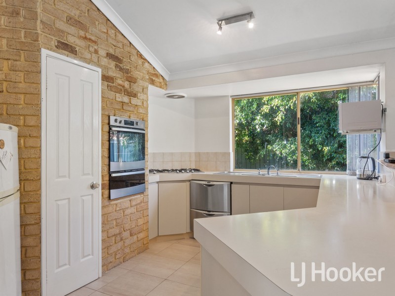 8 Diviney Court, Parkwood WA 6147