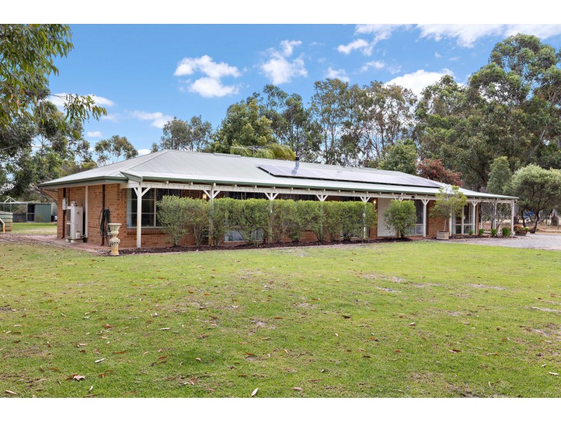 36 Leslie Road, Wandi WA 6167