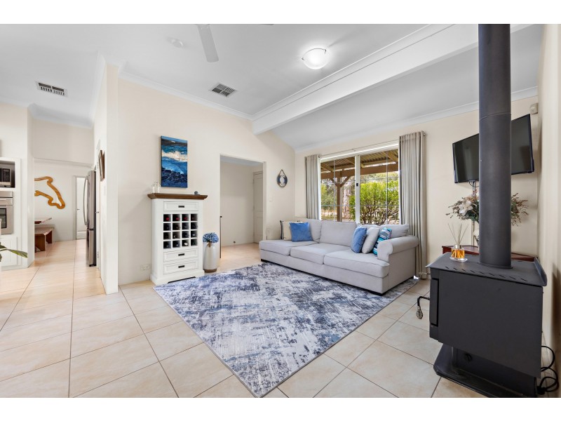 36 Leslie Road, Wandi WA 6167