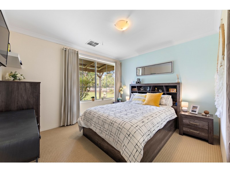 36 Leslie Road, Wandi WA 6167