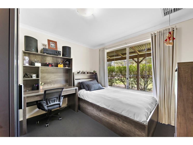 36 Leslie Road, Wandi WA 6167