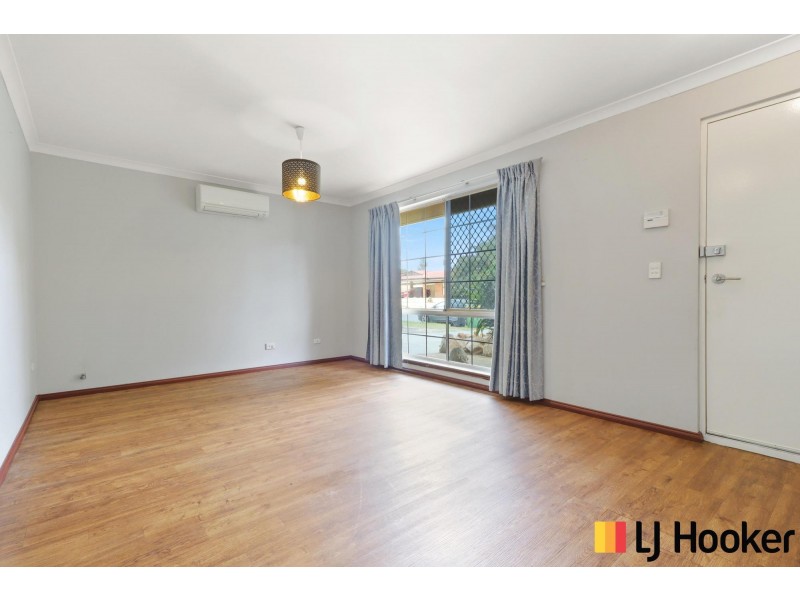 2 Chuditch Close, Brookdale WA 6112