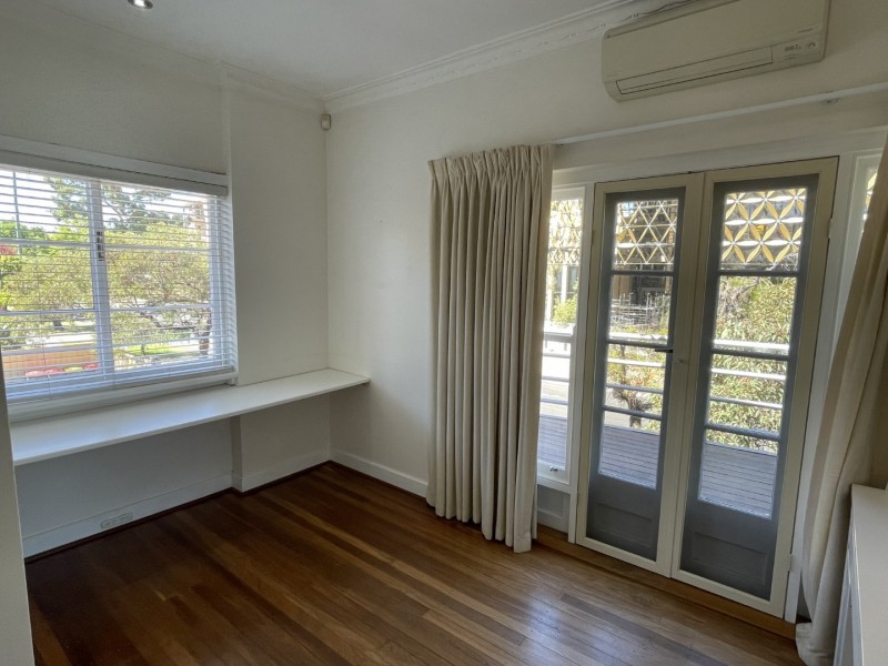 1A/35 Fairway, Crawley WA 6009