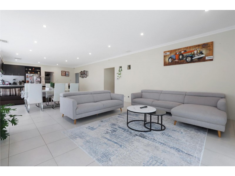 4 Cervara Avenue, Stirling WA 6021