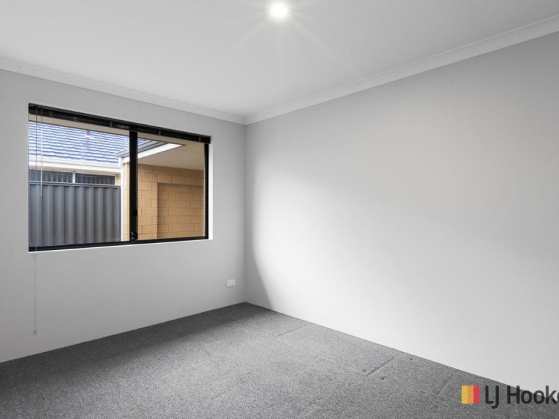 7b Fallon Place, Seville Grove WA 6112