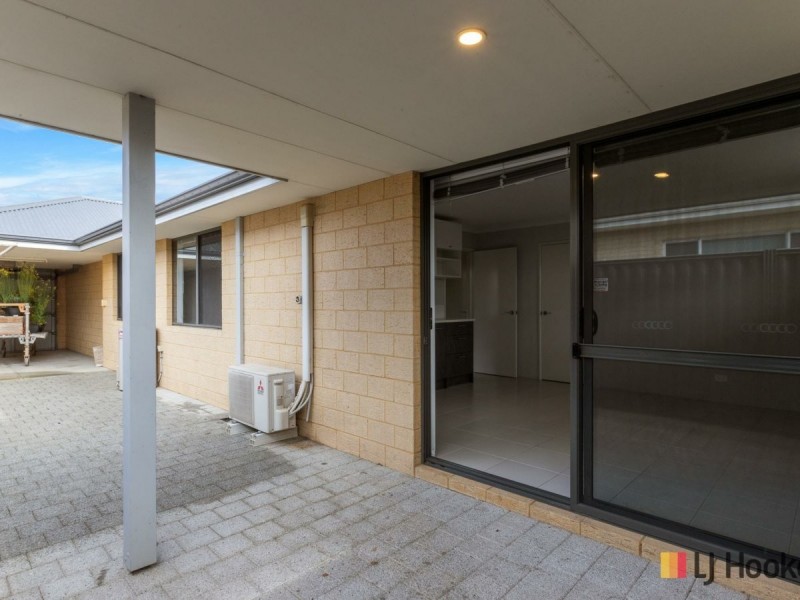 7b Fallon Place, Seville Grove WA 6112