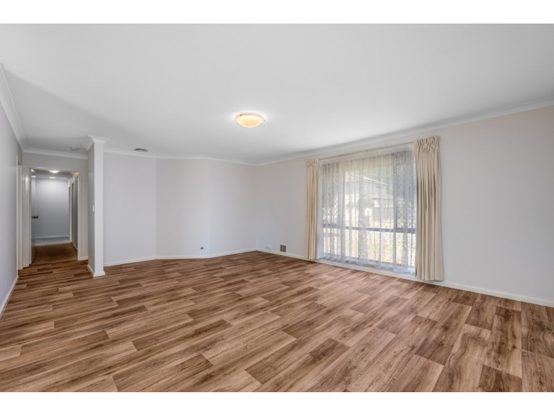 16 Tudor Avenue, Shelley WA 6148