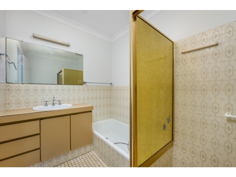 16 Tudor Avenue, Shelley WA 6148