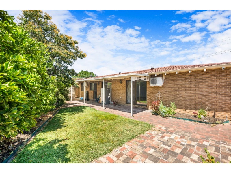 16 Tudor Avenue, Shelley WA 6148