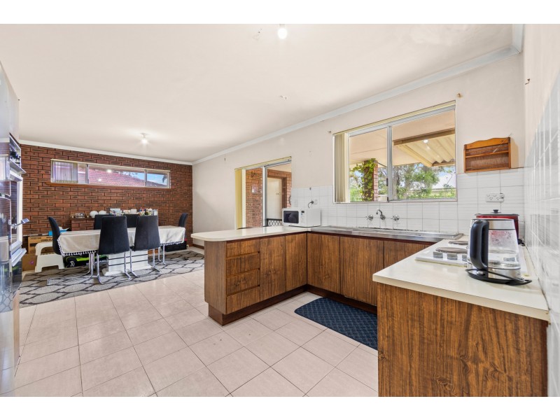 8 Panamuna Drive, Willetton WA 6155