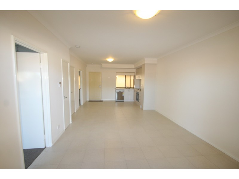 4/312 Railway Parade, East Cannington WA 6107