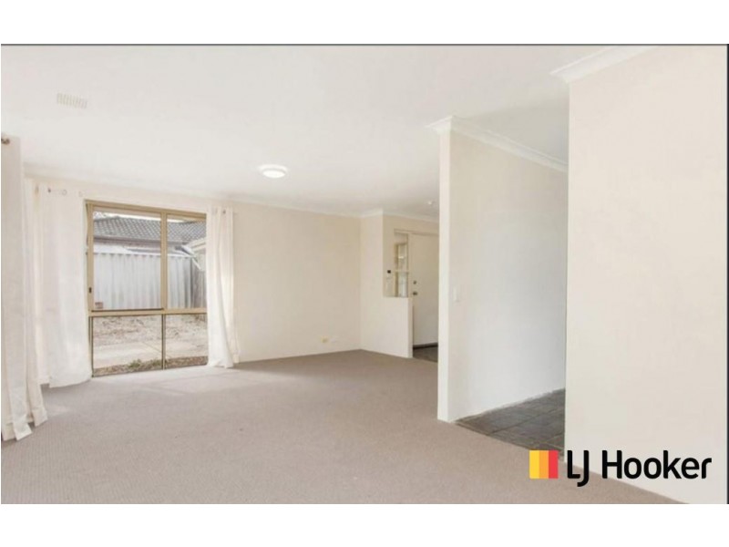 32 Camfield Loop, Parmelia WA 6167