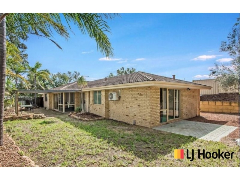 32 Camfield Loop, Parmelia WA 6167