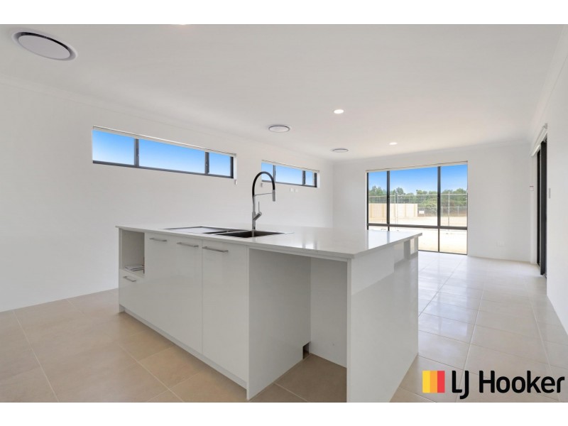 9 Atmosphere Loop, Southern River WA 6110