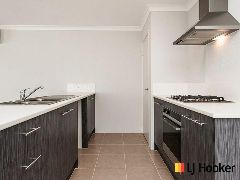 32 Vignerons Loop, Hocking WA 6065