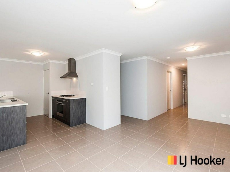 32 Vignerons Loop, Hocking WA 6065