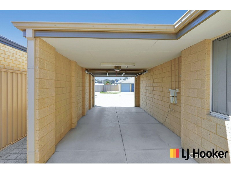 6b Lomond Way, Seville Grove WA 6112