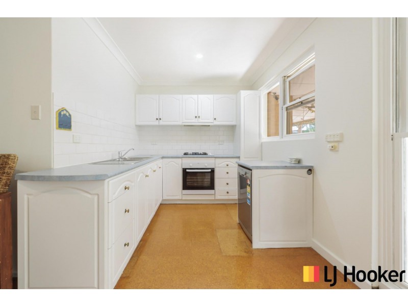 10 Vesta Crescent, Shelley WA 6148