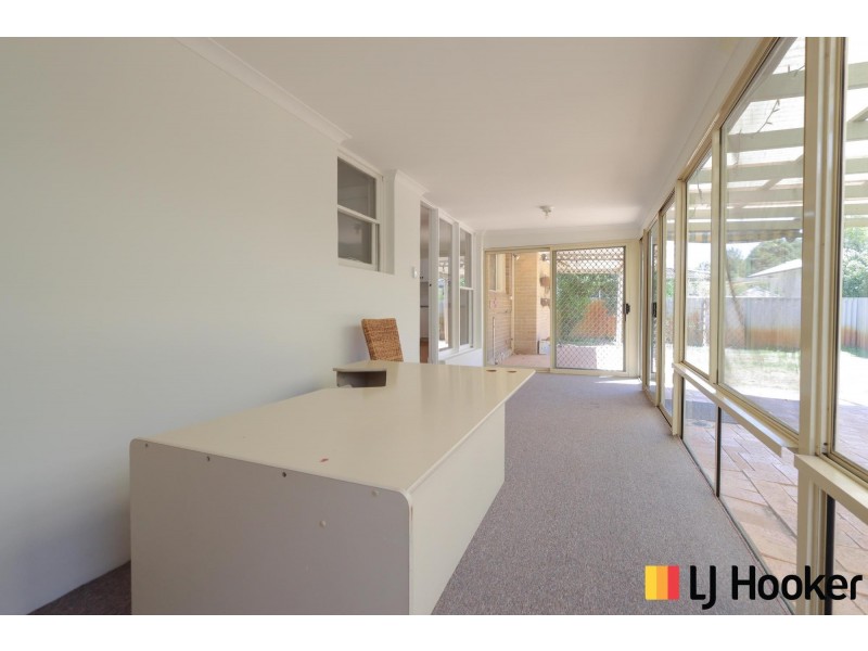 10 Vesta Crescent, Shelley WA 6148