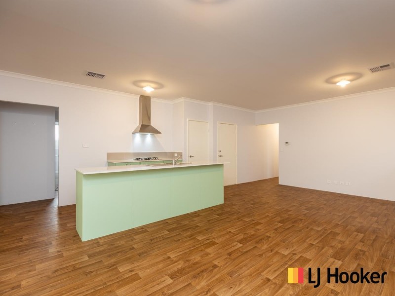 35 Melbourne Loop, Hammond Park WA 6164