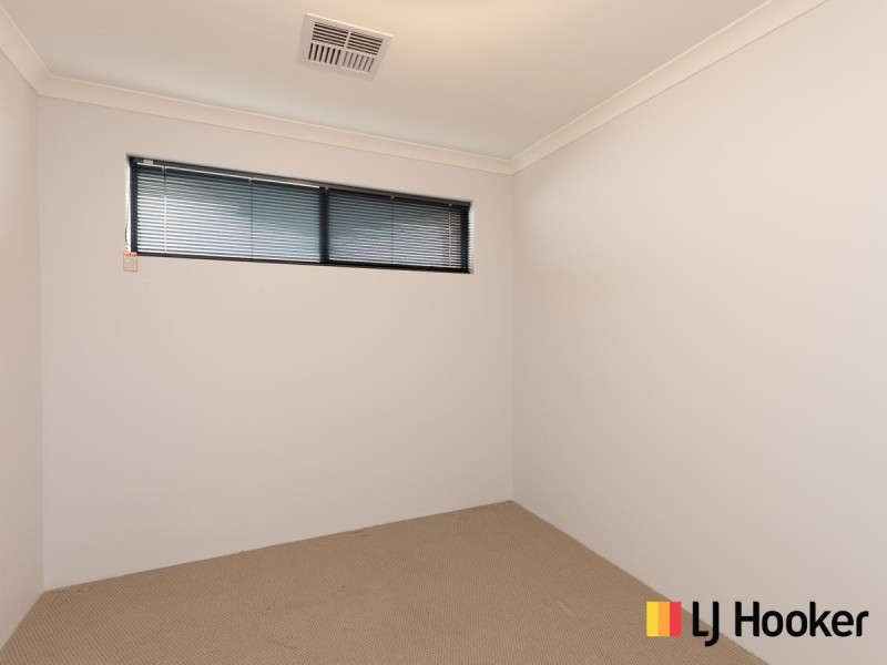 35 Melbourne Loop, Hammond Park WA 6164