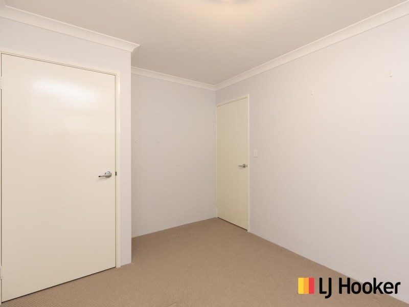 35 Melbourne Loop, Hammond Park WA 6164