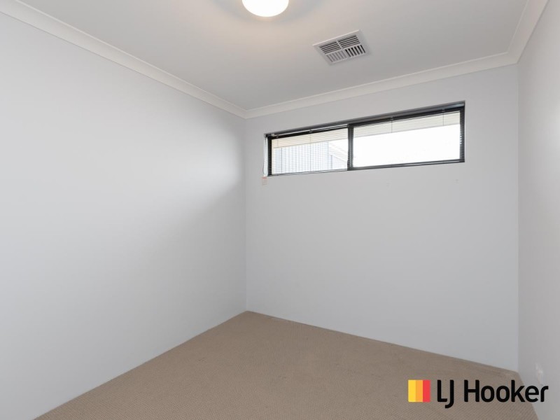35 Melbourne Loop, Hammond Park WA 6164