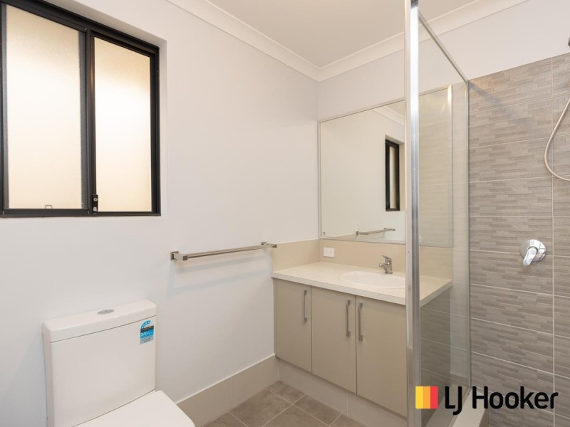 35 Melbourne Loop, Hammond Park WA 6164