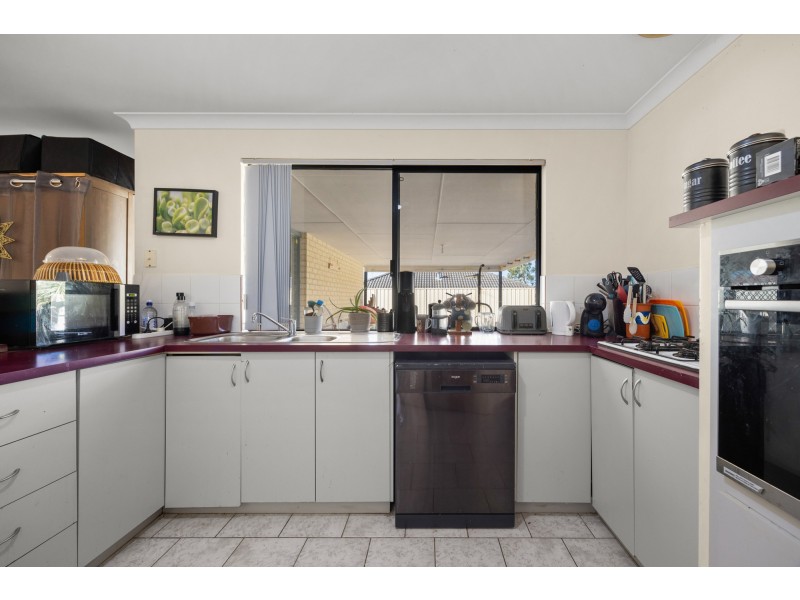 14 Calophylla Way, High Wycombe WA 6057