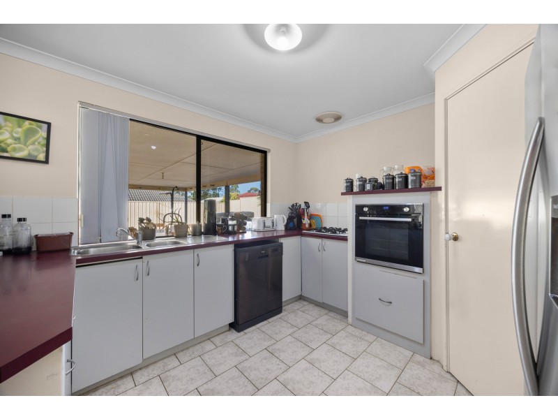14 Calophylla Way, High Wycombe WA 6057