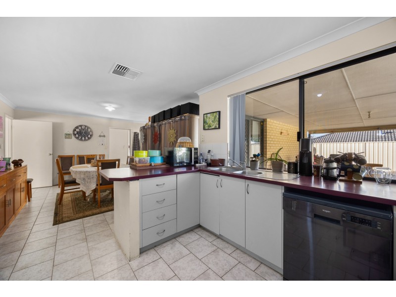 14 Calophylla Way, High Wycombe WA 6057