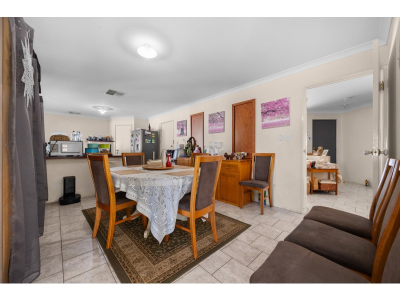 14 Calophylla Way, High Wycombe WA 6057