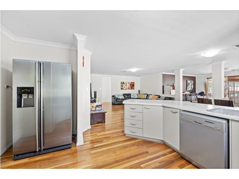 1 Tongaroo Boulevard, Success WA 6164