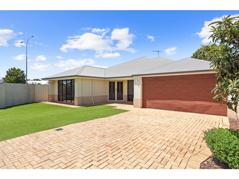 1 Tongaroo Boulevard, Success WA 6164