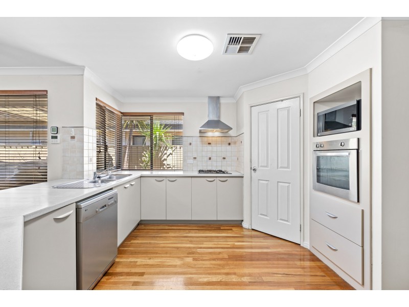 1 Tongaroo Boulevard, Success WA 6164