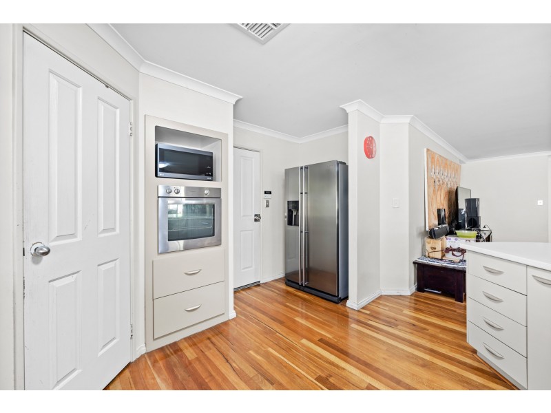 1 Tongaroo Boulevard, Success WA 6164