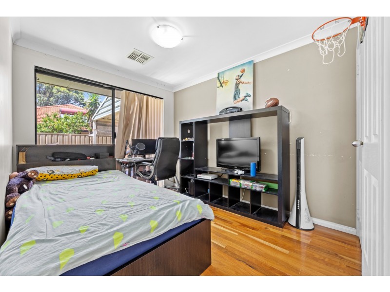 1 Tongaroo Boulevard, Success WA 6164