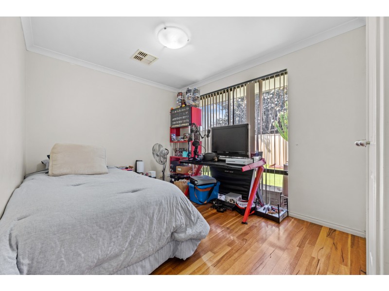 1 Tongaroo Boulevard, Success WA 6164