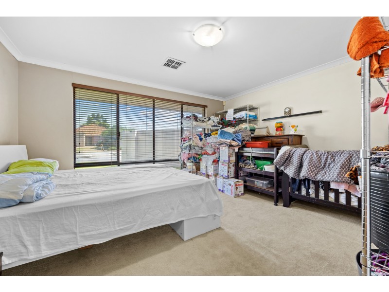 1 Tongaroo Boulevard, Success WA 6164