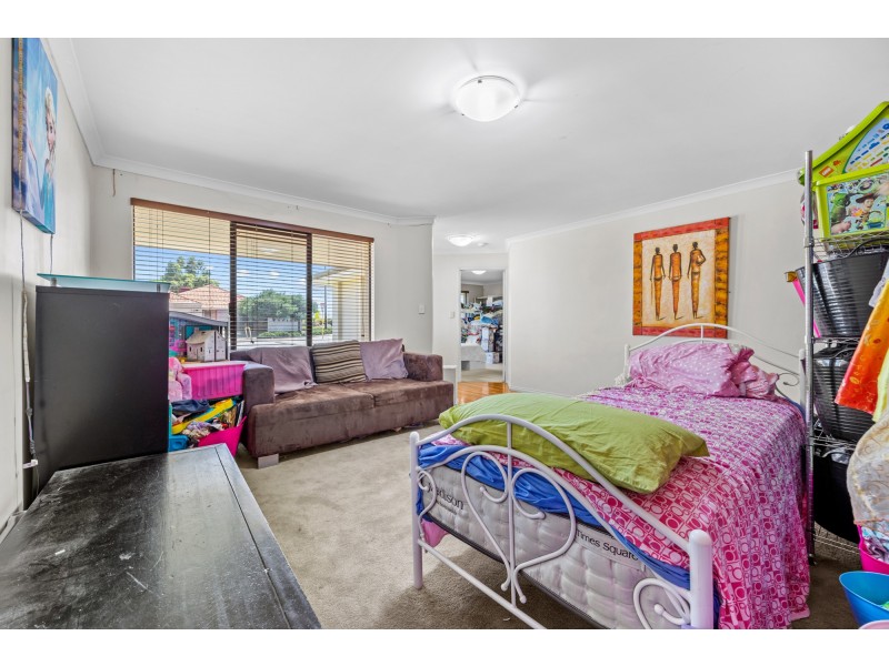 1 Tongaroo Boulevard, Success WA 6164