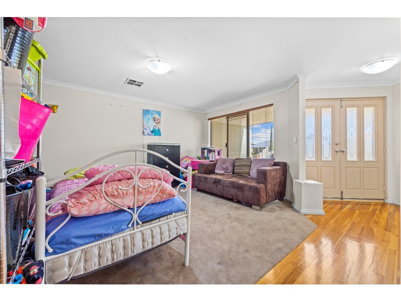 1 Tongaroo Boulevard, Success WA 6164