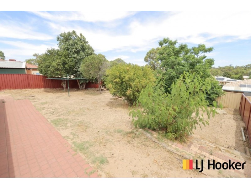 37 Camfield Loop, Parmelia WA 6167