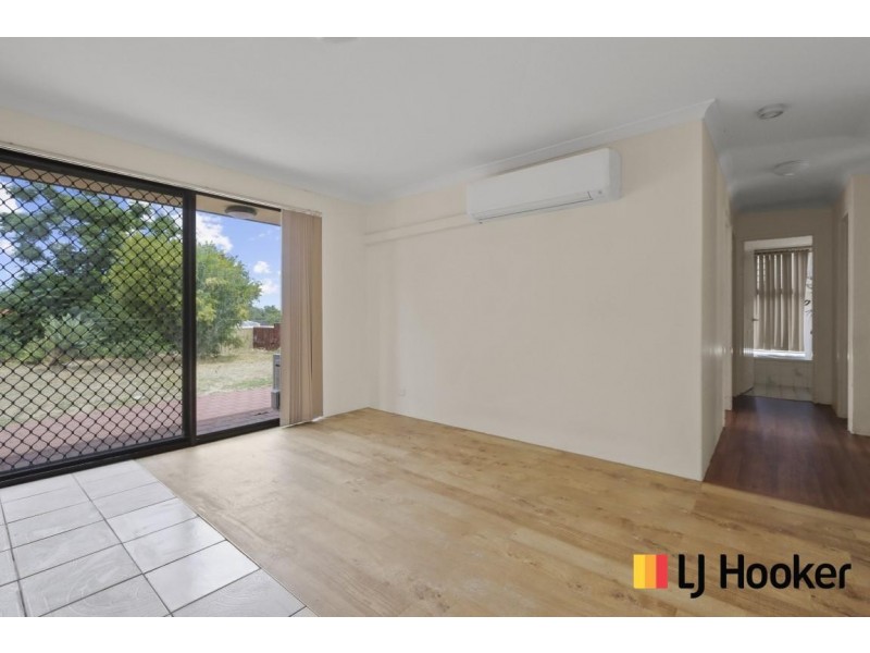 37 Camfield Loop, Parmelia WA 6167