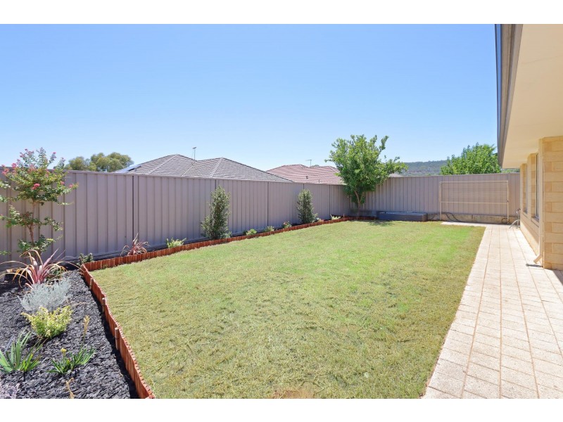 12 Smailes Elbow, Brookdale WA 6112